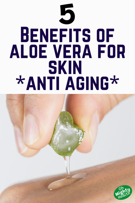 5 Benefits of Aloe Vera for Skin Anti Aging: Woman squeezing aloe vera gel from a leaf onto her hand, showcasing natural skin tightening and wrinkle-fighting properties of this DIY skin care ingredient Aloe Vera For Skin Recipes, Using Aloe Vera On Face, Uses For Aloe Vera Gel, What To Make With Aloe Vera Plant, Benefits Of Aloe Vera For Skin, Aloe Vera For Skin Skincare, Aloe Vera For Skin Benefits, Masks For Clear Skin, Face Wrinkles Remedies