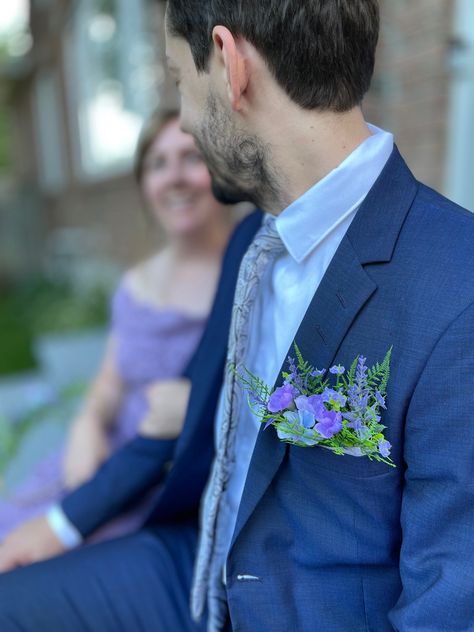 Floral pocket square with delicate purple florals and greenery Wedding Flower Pocket Square, Floral Pocket Square Boutonniere Diy, Blue And Purple Boutonniere, Floral Pocket Square Boutonniere, Groomsmen Floral Pocket Square, Pocket Square Boutonniere Purple, Floral Hoop Wreath, Floral Pocket, Floral Hoops