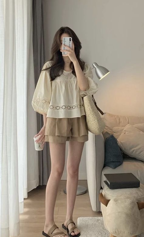 Korean Outfit Street Styles, 사진 촬영 �포즈, Fashion Top Outfits, Korean Casual Outfits, Korean Fashion Dress, Casual Day Outfits, Korean Girl Fashion, Easy Trendy Outfits, Simple Trendy Outfits