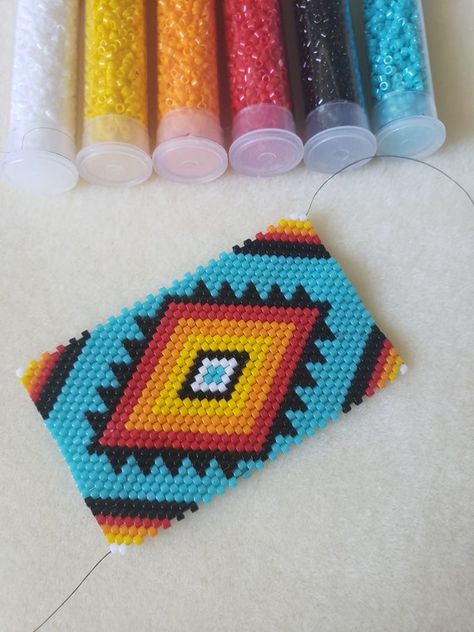 Beaded Lighter, Kachina Dolls, Native American Beadwork Patterns, Native Beading, Native Beading Patterns, Beaded Stuff, Bead Loom Designs, Pen Pattern, Beaded Pens