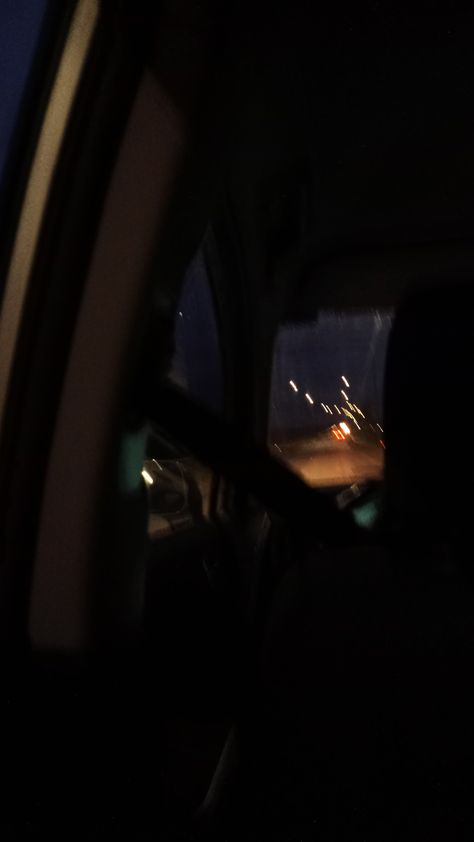 Driving Blurry Aesthetic, Car Drive Night Aesthetic, Late Night Drives Blurry, Night Blurry Pictures, Night Road Pics, Blurry Car Pics, Night Road Aesthetic, Dark Blurry Aesthetic, Blurry Night Aesthetic