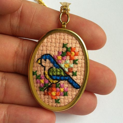 Pretty Cross Stitch, Stitch Necklace, Cross Stitch Necklace, Flowers Cross Stitch, Stitch Jewelry, Tiny Cross Stitch, Small Cross Stitch, Cross Stitch Bird, Mini Cross Stitch