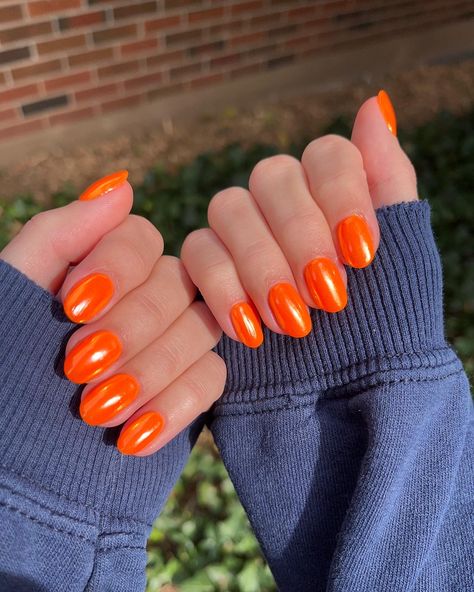 instagram : @nails_by_briannab Neon Orange Chrome Nails, Orange Chrome Acrylic Nails, Orange Nails With Chrome, Chrome Orange Nails, Nails Design Orange, Orange Chrome Nails, Orange Chrome, Nail Goals, Orange Nail