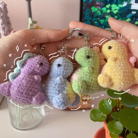 Ky (*´꒳`*) on Instagram: "mini dino galoree 🦕 these will be available in my shop soon! which colour is your favorite 🤩 or what other colour combi would you like to see? . pattern by: @studiophoebe22 . #crochetdino #crochetdinosaur #crochetdinosaurs #kawaii #crochet #crochetpattern #amigurumi #crochetersofinstagram #crochetaddict #cutecrochet #crochetcute #crochetinstagram #crochetproject #crochetlover #crocheted #crochetinspiration #crocheting #amigurumilove #crocheteveryday #crochetdesign #cr Crochet Amigurumi Toys, Cutest Crochet, Small Arigumi Crochet, Crochet Mini Dinosaur, Crochet Dino Keychain, Crochet Mini Dino, Mini Dinosaur Crochet Pattern Free, Animuguri Crochet, Mini Things To Crochet