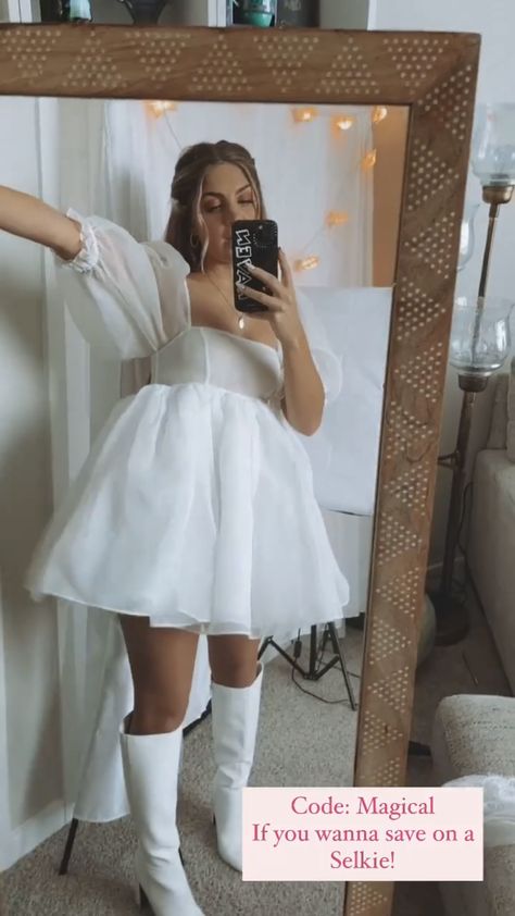 Short Wedding Dress With Boots, Look Civil, Wedding Dress With Boots, Stylish Maternity Outfits, Stylish Maternity, Fashion Now, Prom Outfits, Grad Dresses, Short Wedding Dress