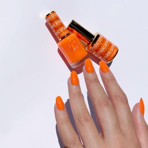 Orange Dnd Gel Polish, Orange Nails Dnd, Daisy Nail Designs, Dnd Polish, Orange Fall Nails, Nails Dnd, Dnd Nail Polish, Orange Nail Polish, Orange Shades