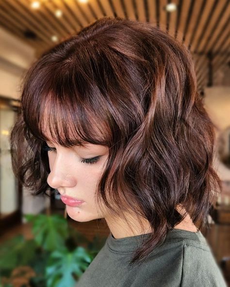 Dark Chestnut Brown Hair, Brown Balayage Bob, Dark Chestnut Hair, Auburn Bob, Hair Color Style Ideas, Hair Color Brown Chestnut, Stylish Hair Colors, Brown Hair Ideas, Chestnut Brown Hair