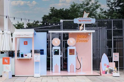 Nespresso 'Tasteful Summer' Pool Bar Pop-Up, Banyan Tree Club & Spa Seoul South Korea. Basketball Event, Brand Activation Ideas, Experiential Marketing Events, Pop Up Cafe, A Frame Cabins, Booth Decor, Pop Up Bar, Brand Pop, Experiential Marketing