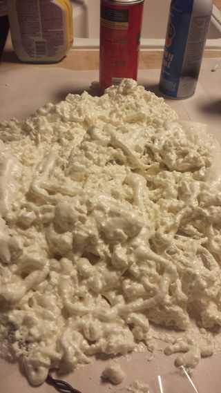 Spray Foam Insulation Onto Lights Homemade Halloween Props, Burning Embers, Creepy Halloween Props, Voodoo Halloween, Halloween Props Scary, Diy Scarecrow, Alien Halloween, Halloween Props Diy, Creepy Halloween Decorations