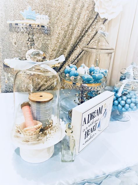 Cinderella Decorations For Quince, Cinderella Table Centerpiece, Cinderella Dessert Table, Cinderella Birthday Party Decorations, Cinderella Centerpiece, Cinderella Bridal Shower, Cinderella Baby Shower, Cinderella Quinceanera Themes, Cinderella Sweet 16