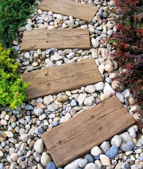 Budget Landscaping, Diy Backyard Patio, Patio Steps, Landscaping Diy, Gravel Patio, Diy Budget, Pea Gravel, Backyard Porch, Backyard Fire