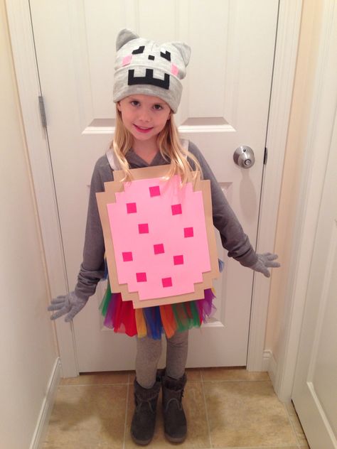 Nyan cat diy kids costume Nyan Cat Costume, Diy Halloween Costumes For Girls, Creeper Costume, Cats Costume, Cat Costume Kids, Hellboy Tattoo, Minecraft Costumes, Minecraft Decoration, Diy Costumes Kids