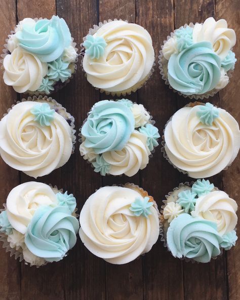 Sky Blue Cupcakes, Frosted Cupcakes Designs, Cup Cakes For Boys, Wedding Cupcakes Ideas Simple Blue, Blue Cupcake Decorating Ideas, Light Blue Cupcakes Birthday, Blue Cupcakes Decoration, Blue Frosted Cupcakes, Cupcakes Decoration For Wedding