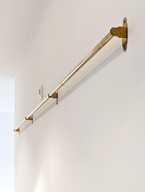 Picture Rod Hanging, Hanging Picture Frame Rail Diy, Diy Picture Rail System, Modern Picture Rail, Ikea Picture Frame Hack, Picture Rail Gallery Wall, Hanging A Tapestry, Diy Picture Rail, Puglia House