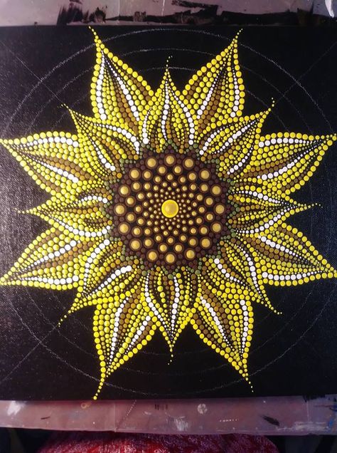 Sunflower Dotting Art, Sun Mandala Dot Art, Dot Painting Designs Patterns, Sun Mandala Painting, Floral Dot Painting, Dot Painting Sunflower, Sunflower Mandala Dot Art, Sun Dot Art, Sun Dot Painting