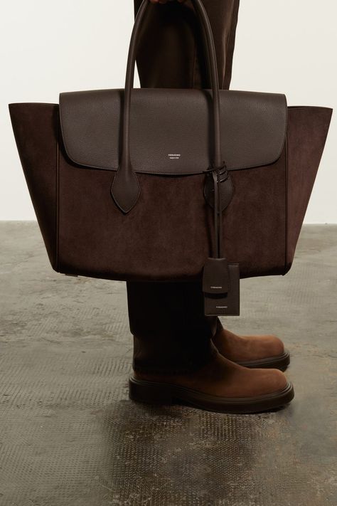 Uni Bag, Ferragamo Bag, My Style Bags, Resort 2024, Fancy Bags, Pretty Bags, 2024 Fashion, Brown Bags, Bags Designer Fashion