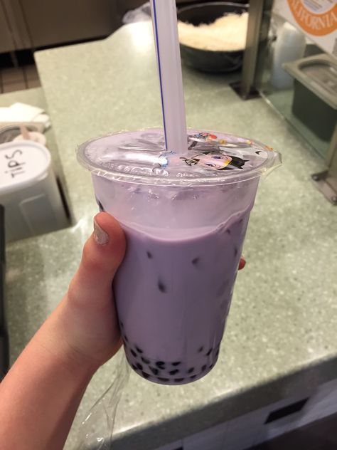 Taro Milk Tea Aesthetic, Taro Bubble Tea Aesthetic, Taro Milk Tea Boba, Taro Milk Tea Recipe, Taro Boba Tea, Boba Taro, Milky Drinks, Taro Tea, Milk Tea Recipe