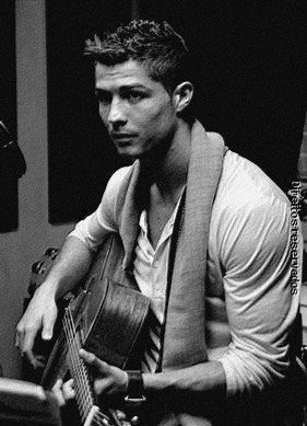 Cr7 with a guitar. Could he be any more perfect? Ronaldo 9, Bayer Munich, Cristiano Ronaldo Style, Portugal National Team, Cr7 Jr, Cristino Ronaldo, Cristiano Ronaldo Junior, Ronaldo Junior, Spanish Club