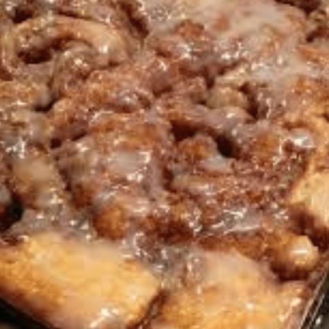 Bun Cake Recipe, Cinnabon Cinnamon Roll Cake, Cinnamon Roll Coffee Cake, Cinnamon Roll Coffee, Cinnamon Bun Cake, Bars Dessert, Coffee Cake Recipes Easy, Bun Cake, American Foods