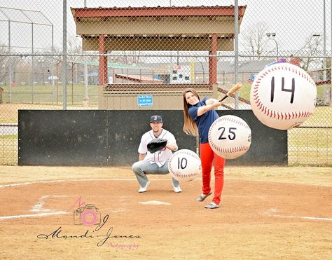 My favorite !! Baseball Engagement Photos, Softball Wedding, Baseball Engagement, Sports Themed Wedding, Wedding Dates, Baseball Wedding, Sports Wedding, Couple Cute, Trendy Wedding Invitations