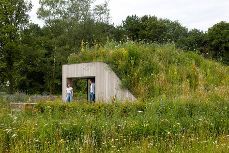 Completed in 2023 in Eindhoven, The Netherlands. Images by Stijn Poelstra, Rob van Esch. A small goat house once stood in the meadow, which lies on the edge of a protected nature reserve, marking the maximum contours for building a new... Hillside Modern House, Samira Rathod, Subterranean Architecture, Andrew Simpson, Underground Architecture, Alison Brooks, Hidden Architecture, Housing Architecture, Brick Roof