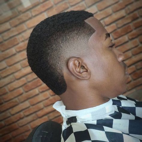 Black Boys Haircuts Fade, Frohawk Fade, Fade Haircut With Beard, Afro Fade Haircut, 360 Waves Hair, Haircut Designs For Men, Taper Fade Curly Hair, Afro Fade, Male Haircuts Curly