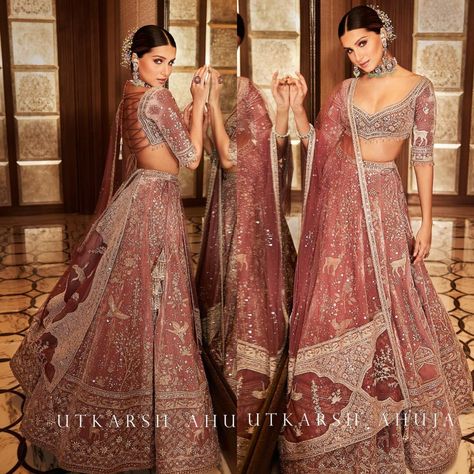 Bridal Lehenga For Dark Skin Tone, Fancy Lehengas, Wedding Lehangas, Lehenga Wedding Bridal, Gurdwara Wedding, Bole Chudiyan, Pink Bridal Lehenga, Latest Bridal Lehenga Designs, Lehenga Bridal