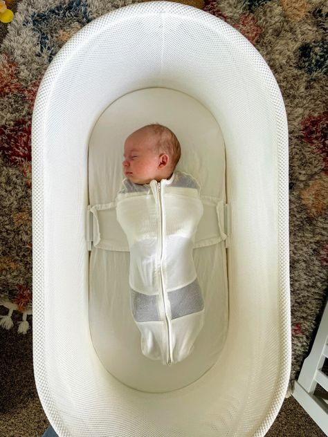 sleeping baby in the happiest baby SNOO Smart Sleeper Night Nurse, Parenting Solutions, Baby Sleepers, Baby Bassinet, Smart Tech, Stay In Bed, Lifestyle Trends, Expecting Baby, Happy Baby