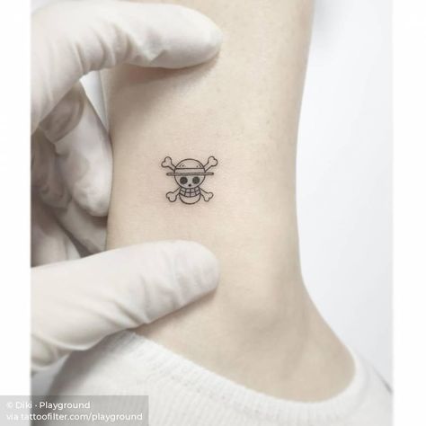 ONE PIECE Small Luffy Tattoo, One Piece Mini Tattoo, One Piece Skull Tattoo, Anime Mini Tattoo, One Piece Tattoos Ideas, Simple One Piece Tattoo, Anime Tattoos One Piece, Luffy Tattoo One Piece, One Piece Small Tattoo