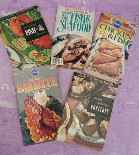 Lot of 5 VTG Cookbook Booklets 1950-1991 Betty Crocker Pillsbury Culinary Arts New Easy Recipes, Under 300 Calories, Under 100 Calories, Creative Recipes, Easy Fish Recipes, Different Fish, Recipe 30, 100 Calories, Vintage Cookbooks