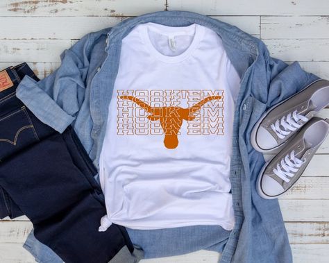 HOOK'EM T-shirt Mirror Font Retro Shirt Longhorns - Etsy Football Apparel, University Tees, Shirt Football, Football Outfits, Gildan Sweatshirts, University Of Texas, Texas Longhorns, Custom Sweatshirts, Retro Shirts