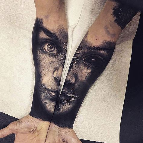 Evil double forearm piece by Sandry Riffard, an artist based in Le Puy-en-Velay, France. Matching Tattoos Siblings, Tattoos Siblings, Matching Tattoo Designs, Best 3d Tattoos, Evil Face, Tattoo Placement Ideas, Forarm Tattoos, More Tattoo, Tattoo Desings