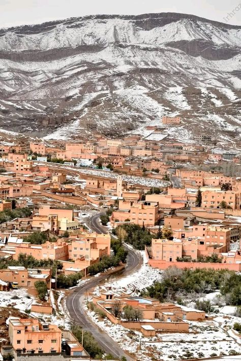 Moroccan cities is known for its diversity, by winter it snows doesn’t matter if in summer its too hot there mashaallah 😍🐪🏜❄️🌵🏂☃️ #Morocco #Desert #Snow #Moroccan #South #southern #aesthetic Moroccan City Aesthetic, It's Too Hot, City Aesthetic, Morocco