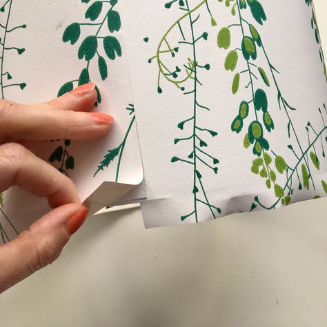 Lampshade Kit Hack #3 – Making a wallpaper lampshade Wallpaper Lampshade, Make A Lampshade, Lampshade Kits, Cover Lampshade, Lampshade Makeover, Parchment Cards, Easy Hacks, Kid Friendly Crafts, Vertical Pattern