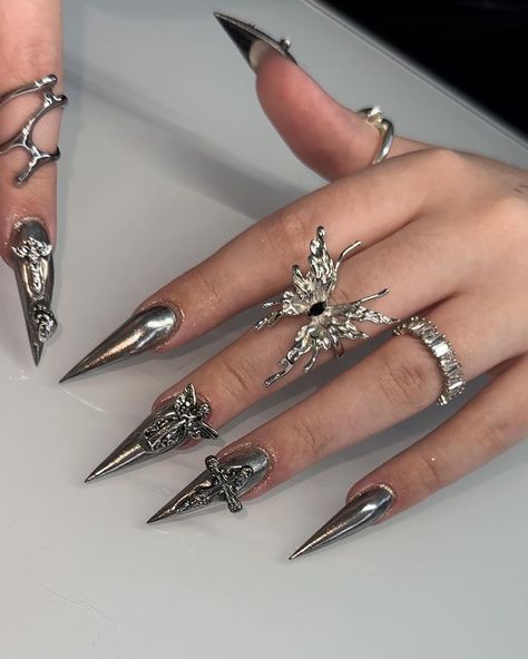 Oregon Nail Artist & Tooth Gems on Instagram: “Expensive ⛓️ #gothaesthetic #gothnails #stilletonails #3dnailsdesign #3dnailsdesign #nails #nailvideos #salemoregon #portlandoregon…” Nails Gothic, Uk Nails, Tooth Gems, Asian Nails, Punk Nails, Gothic Nails, London Nails, Goth Nails, Edgy Nails