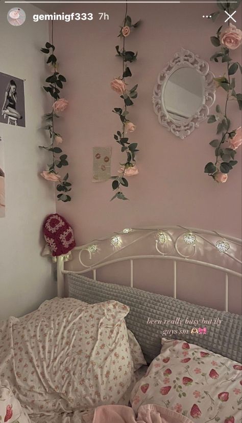 Soft Pink Room Aesthetic, Vanilla Room, Coquette Bedroom, Small Room Makeover, Flower Room Decor, Idea Bedroom, Girly Room Decor, Dream Bedroom Inspiration, Pink Pilates Princess