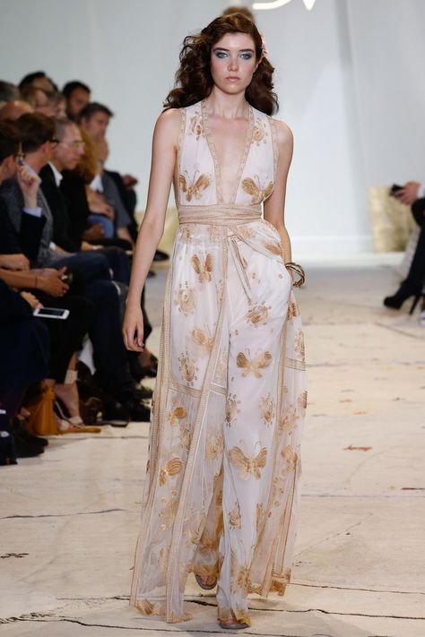 Diane von Furstenberg Spring 2016 Ready-to-Wear Fashion Show Diana Von Furstenberg, Spring Summer Capsule Wardrobe, Fashion Week 2016, Vogue Russia, Fashion Tv, Runway Collection, 2016 Fashion, Fashion 2020, Beautiful Gowns