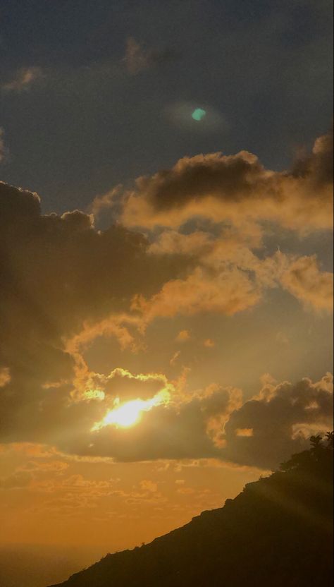 Sun Going Down Aesthetic, Pretty Like The Sun Trend, Sun Coming Through Clouds, Sun Light Aesthetic, Sun In Clouds, Sun Shining Through Clouds, Sunlight Pictures, Children Of Eden, Dnd Party