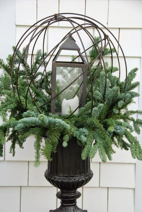 Outdoor Holiday Planters, Winter Porch Decorations, Christmas Urns, Christmas Lights Outside, Holiday Planter, Winter Planter, Christmas Planters, Christmas Porch, Noel Christmas