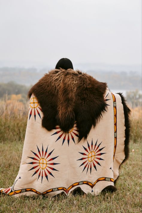 Painted American Indian Bison robe by artist designer Lauren Good Day Native American Aesthetic, Lipan Apache, Native American Thanksgiving, Native American Buffalo, Painted Buffalo, American Indian Clothing, Native American Kachina Dolls, Native Outfits, Ledger Art