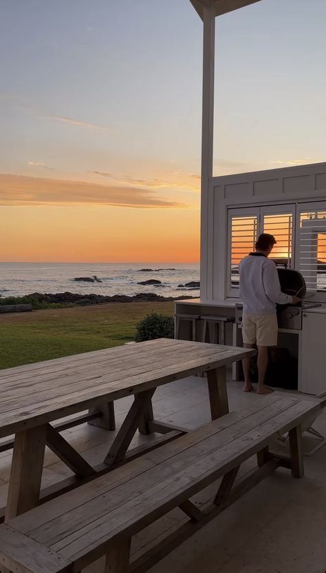 Australian Cottage House, Beach House In Australia, Beach Life House, Beach Country House, House On Beach Aesthetic, Australia Life Aesthetic, House By Beach, Houses On Beach, Farm Beach House