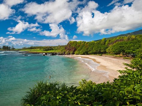 Maui's best beaches Haleakala Sunrise, Romantic Beach Photos, Best Beaches In Maui, Maui Travel Guide, Maui Island, Hana Maui, Maui Resorts, Maui Travel, Road To Hana