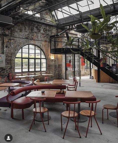 Adaptive Reuse Interior Design, European Restaurant Interior Design, Warehouse Cafe Design, Warehouse Coffee Shop, Industrial Shop Interior, Library Industrial, Industrial Warehouse Design, Modern Warehouse Design, Industrial Style Cafe