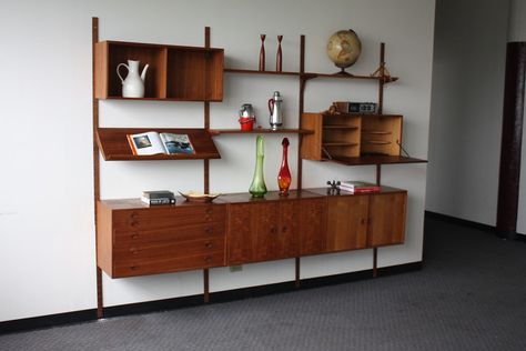 Majestic Hansen Danish Modern Teak Modular Wall Unit (Denm… | Flickr Elvis Has Left The Building, Mid Century Wall Unit, Woodworking Plans Shelves, Woodworking Table Plans, Broyhill Brasilia, Chair Woodworking Plans, Modern Room Divider, Wall Shelving Units, Long Dresser