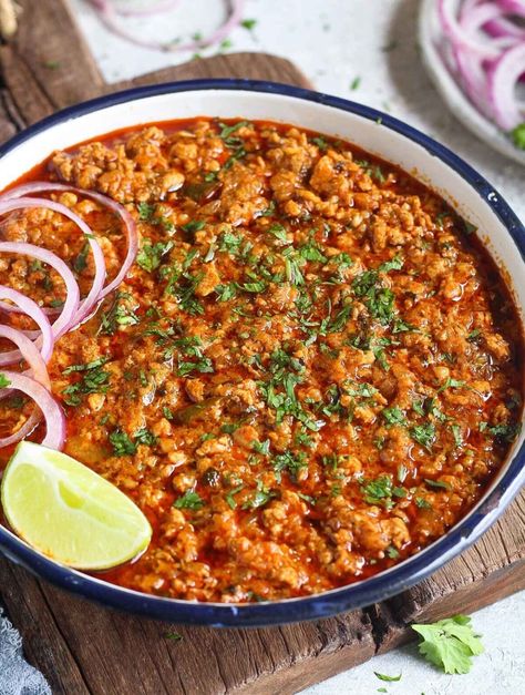 Chicken Keema Masala Recipe - Aromatic Essence Chicken Unique Recipes, Chicken Kheema Recipe, Khana Picture, Hyderabadi Recipes, Hyderabadi Food, Curry Aesthetic, Chicken Keema Recipe, Keema Recipe, Chicken Keema