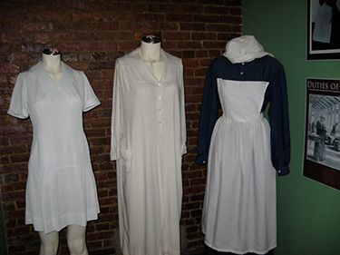 Victorian Asylum Patients, Insane Asylum Outfit, Mental Asylum Outfit, Asylum Clothes, Mental Hospital Patient Outfit, Asylum Outfit, Ghost Clothes, Nursing History, Lunatic Asylum