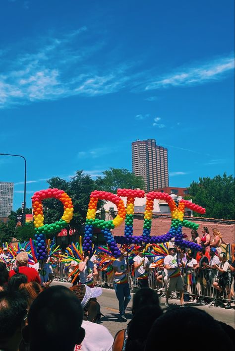 Balloons at the lgbtq+ pride parade in chicago june 2022 Pride Parade Aesthetic, Chicago Pride Parade, Pride Photoshoot, Lgbtq Parade, Pride Parade Ideas, Phone Collage, Bloxburg City, Pride Celebration, Chicago Pride