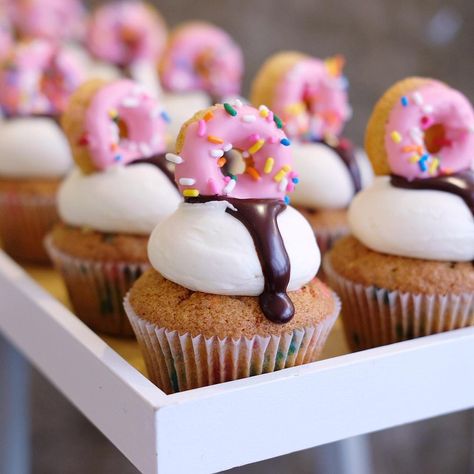 Crumbs and Doilies Cupcakes on Instagram: “The Homer cupcake looking gloriously spectacular at the shop today. Perk up your Tuesday afternoon with one of these. Vanilla Funfetti…” Donut Theme Cupcakes Ideas, Donut Theme Cupcakes, Two Sweet Treats, Two Sweet Cupcakes, Crumbs And Doilies, Donut Cupcakes, Doughnut Party, Donut Themed Birthday Party, Sweet Cupcake