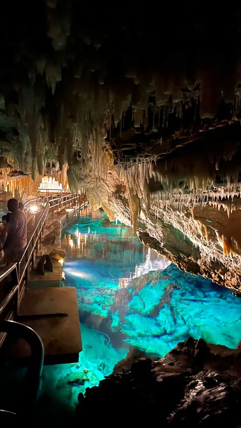 crystal caves blue water aesthetic summer vacation destination Bermuda Picture Ideas, Bermuda Island Aesthetic, Bermuda Instagram Pictures, Bermuda Pictures, Bermuda Aesthetic, Caribbean Travel Outfit, Vacation Motivation, Moon 2024, Bermuda Vacation