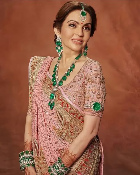 Ambani Jewellery, Neeta Ambani, Grooms Mom Dress, Suhana Khan, Nita Ambani, Rajputi Jewellery, Heavy Dresses, Latest Model Blouse Designs, Diamond Wedding Jewelry